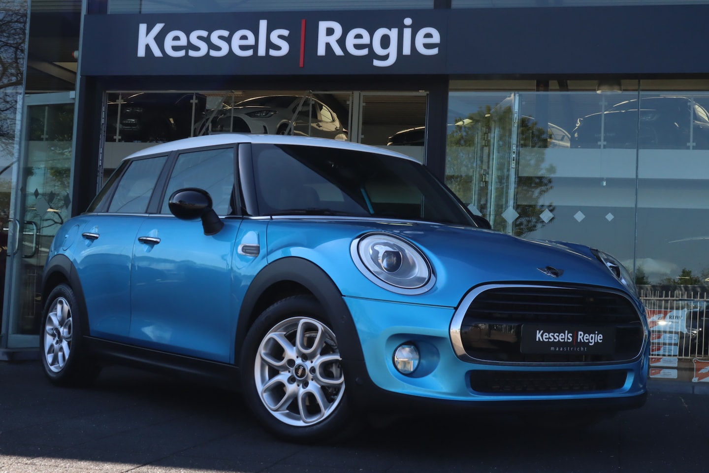 MINI Cooper - Mini 1.5 Chili | Panorama | Camera | LED | Leer | Stoelverwarming | Sfeerverlichting | Sen - AutoWereld.nl