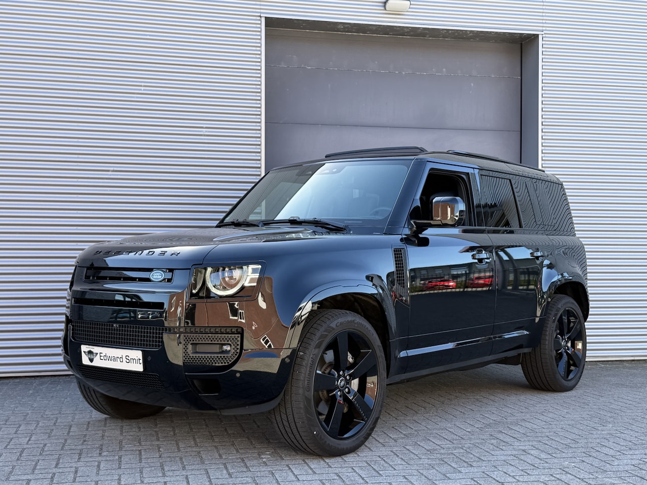 Land Rover Defender 110 - 2.0 P300e 110 X-Dynamic HSE I Aut. I PHEV I Carplay I Pano.dak I Leder - AutoWereld.nl