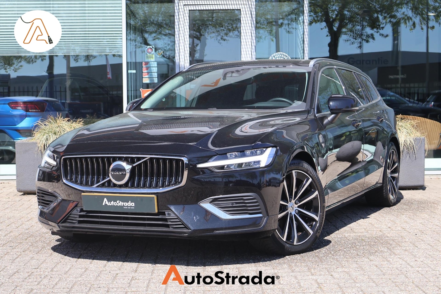 Volvo V60 - T6 Core Bright 350pk AWD | ACC | Climate | Carplay | Keyless | Trekhaak | Camera | Stoelve - AutoWereld.nl