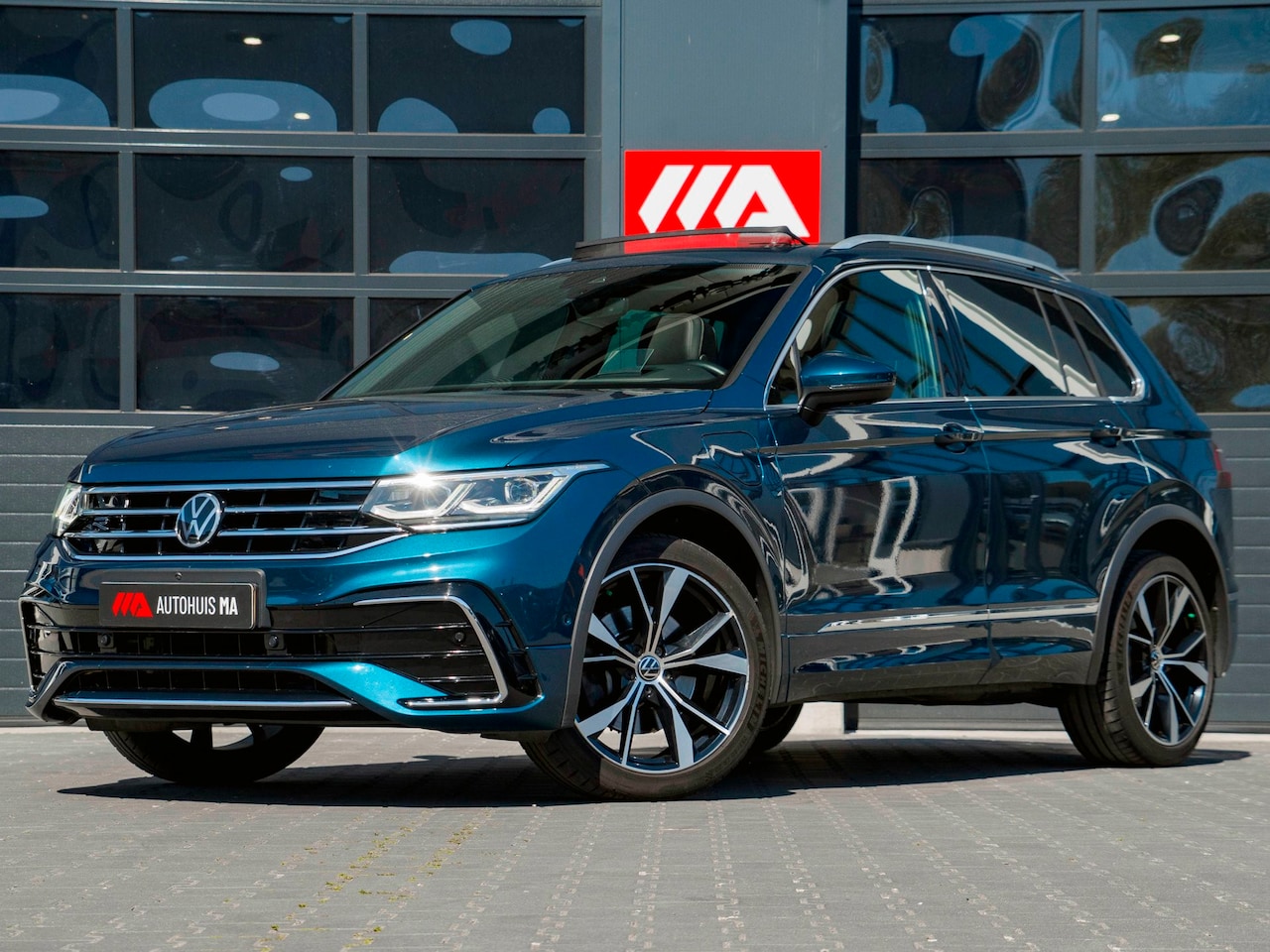 Volkswagen Tiguan - 1.4 TSI eHybrid R-Line Business 1.4 TSI eHybrid R-Line Business+ - AutoWereld.nl