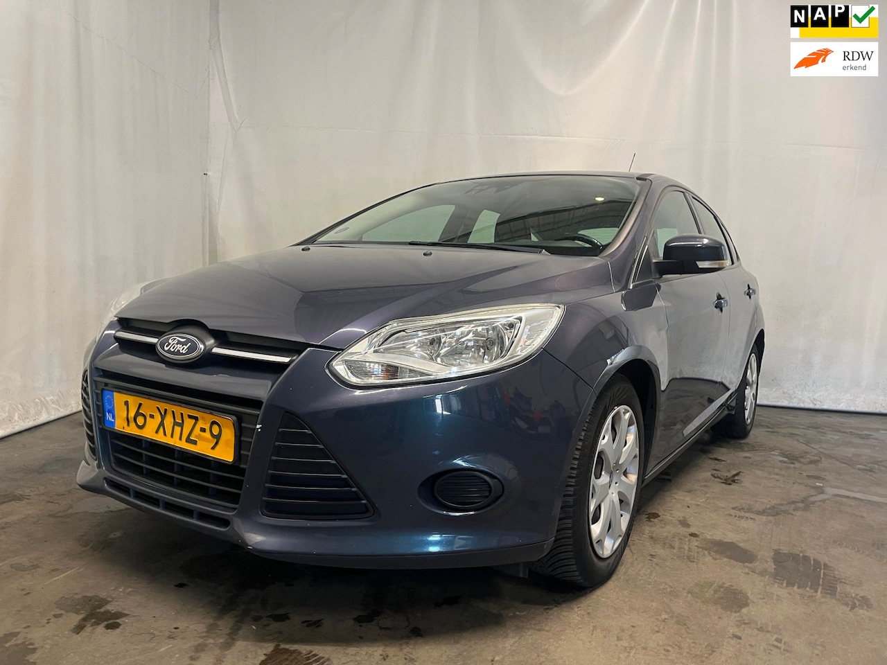 Ford Focus - 1.0 EcoBoost Trend - Motor Schade - AutoWereld.nl
