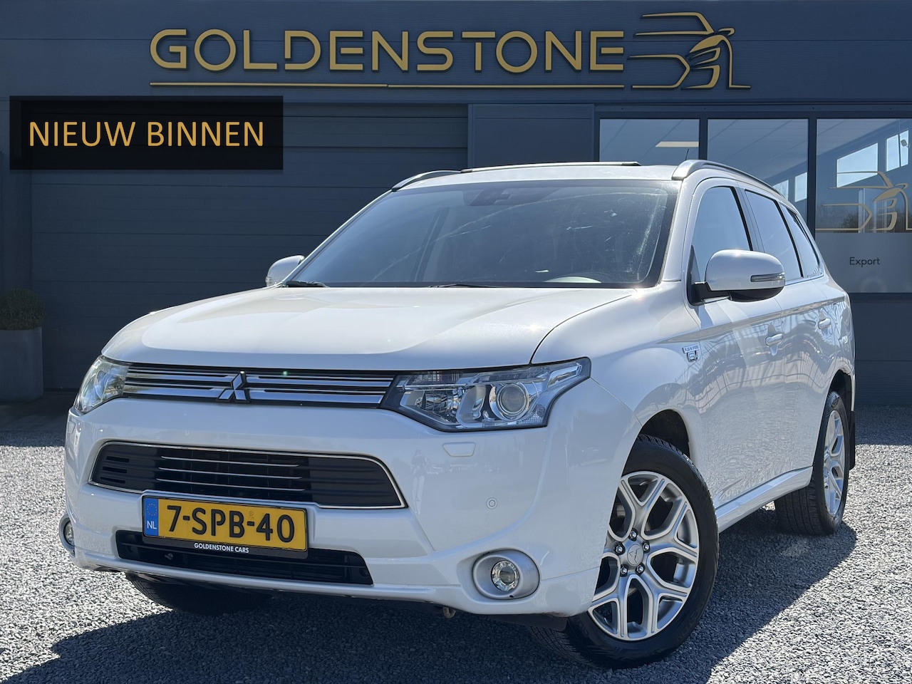 Mitsubishi Outlander - 2.0 PHEV Instyle+ 1e Eigenaar,Schuifdak,Camera,Trekhaak,Keyless,Leder,Clima,Stoelverkoelin - AutoWereld.nl