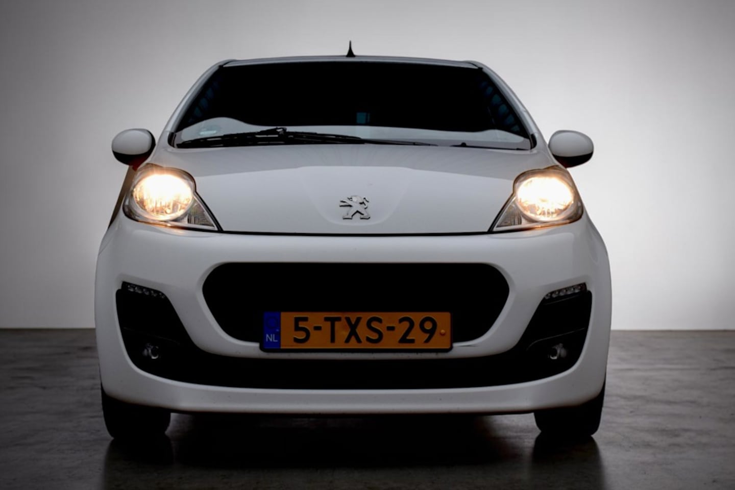 Peugeot 107 - 1.0 Active 1.0 Active, 5-drs, Airco, NAP, Origineel Nederlandse auto, Parrot, APK tot 23-02-2027