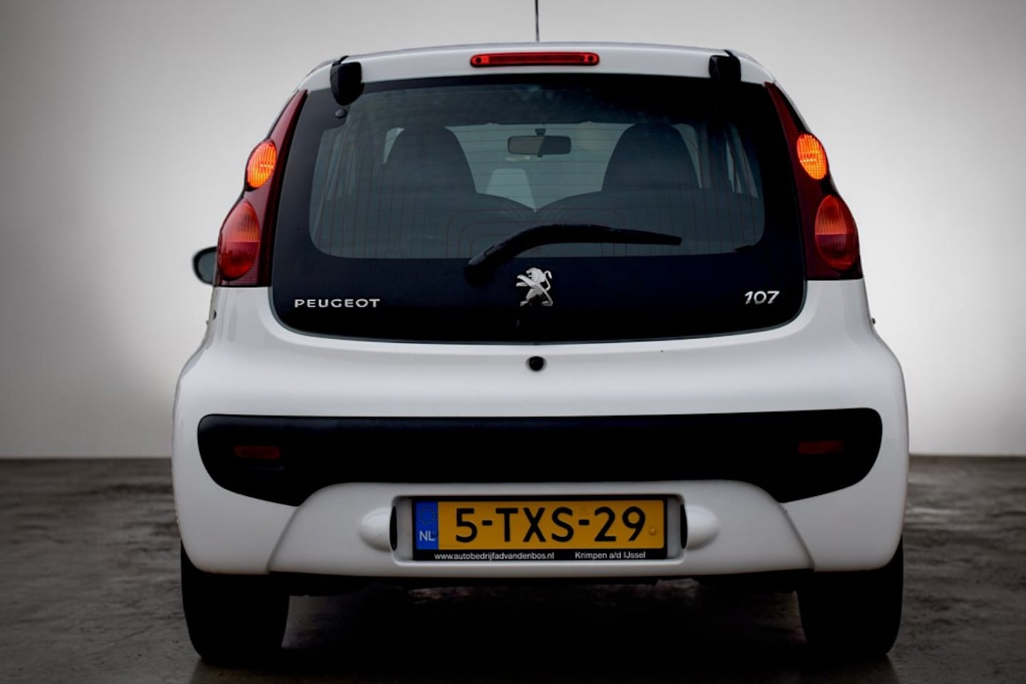 Peugeot 107 - 1.0 Active 1.0 Active, 5-drs, Airco, NAP, Origineel Nederlandse auto, Parrot, APK tot 23-02-2027