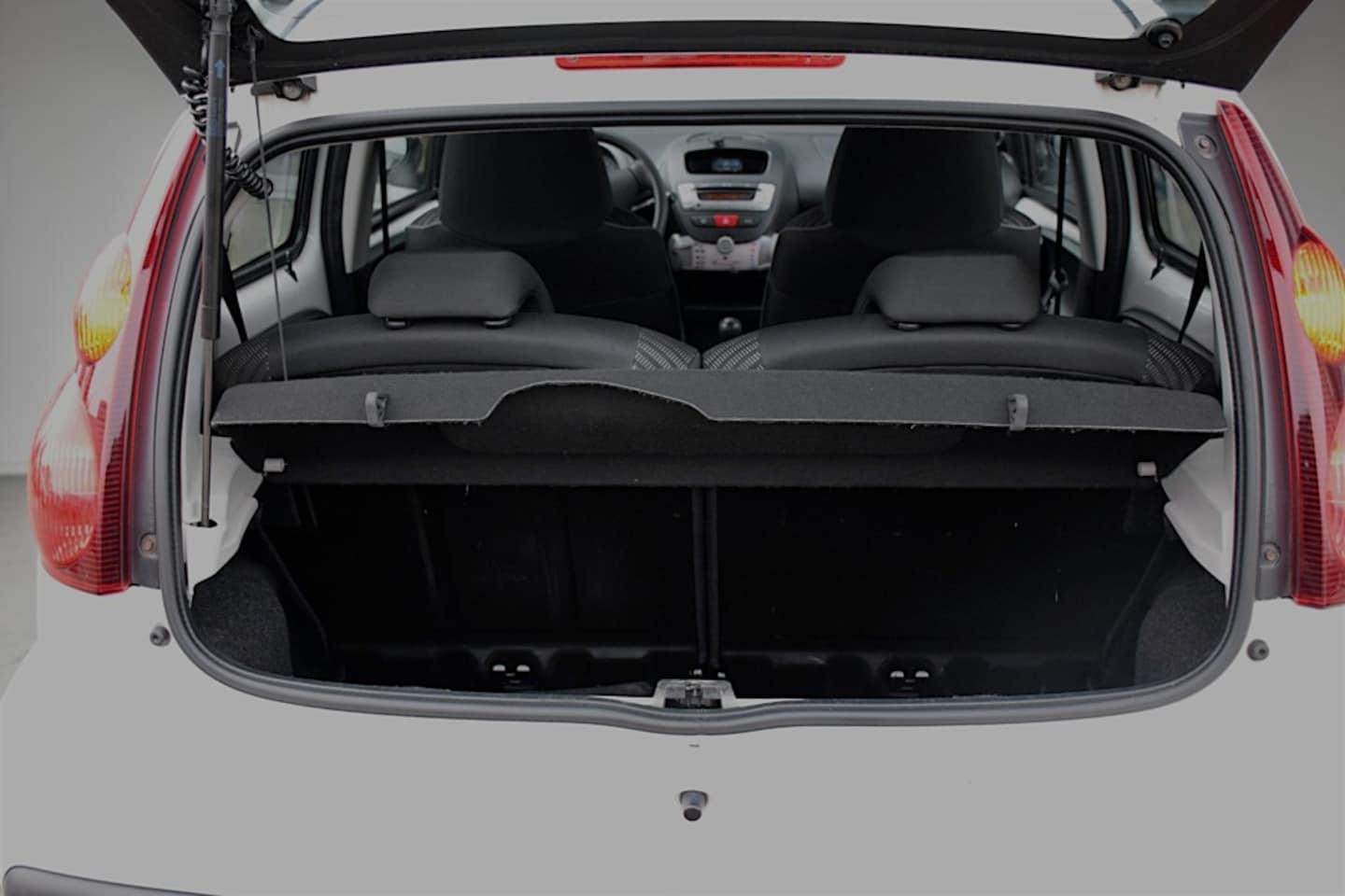 Peugeot 107 - 1.0 Active 1.0 Active, 5-drs, Airco, NAP, Origineel Nederlandse auto, Parrot, APK tot 23-02-2027