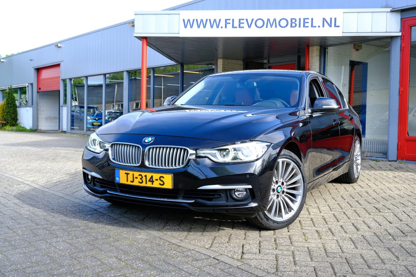 BMW 3-serie - 320i Luxury Edition Aut. Leder|LED|Clima|Cruise|Navi - AutoWereld.nl