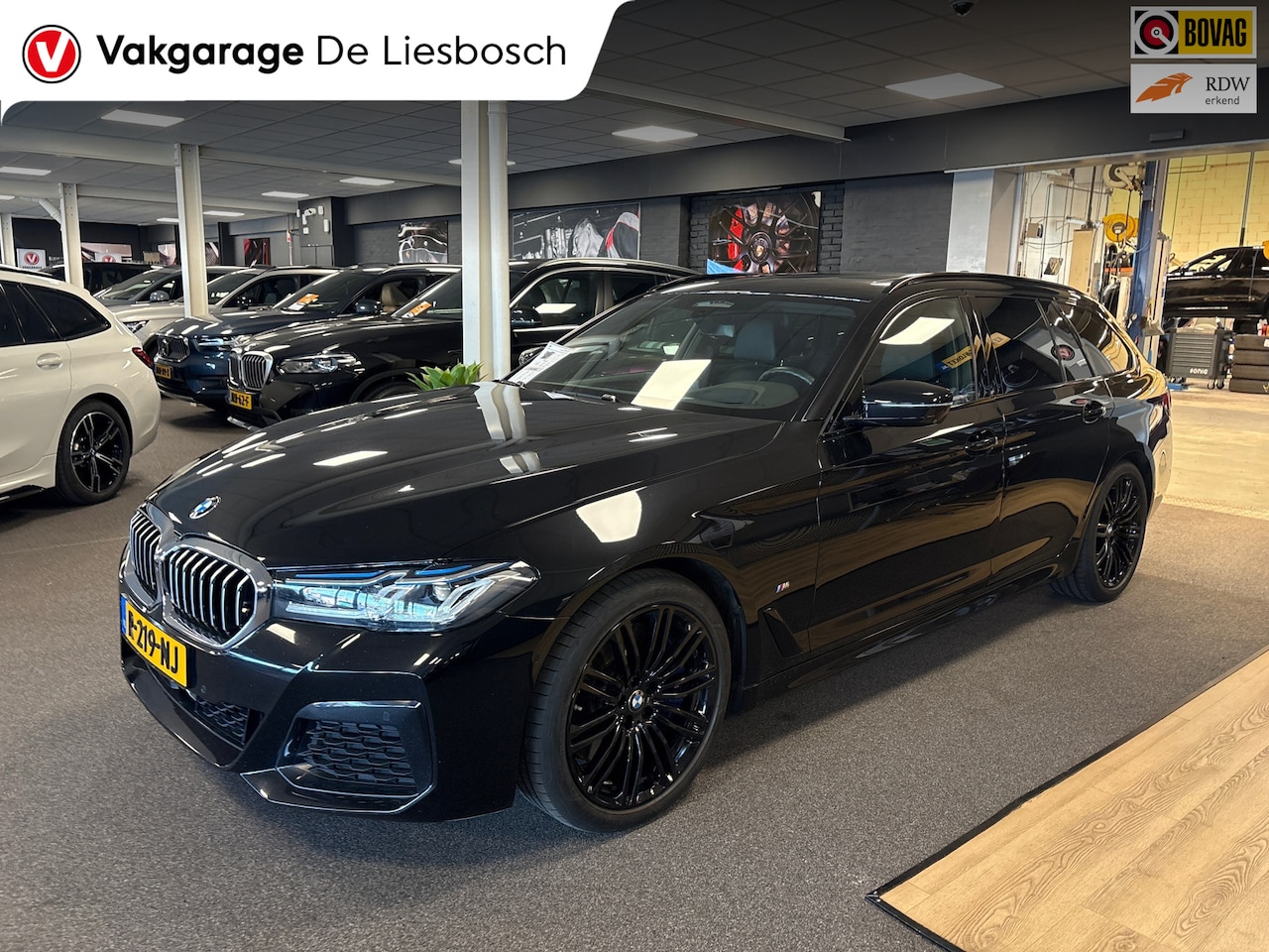BMW 5-serie Touring - 540i xDrive M-sport High Executive / Panoramadak / Leder / Laser-led / head-up / trekhaak - AutoWereld.nl