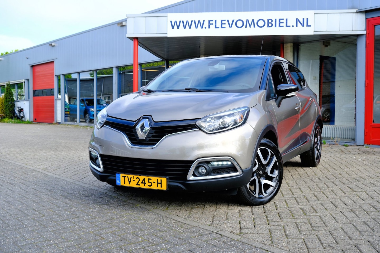 Renault Captur - 1.5 dCi Dynamique Aut. Navi|Cam|Clima|LMV - AutoWereld.nl
