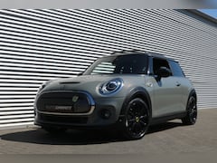 MINI Mini-Electric - Yours 33 kWh (Pano Sportleder Navi/Camera Carplay HarmanKardon HeadUp Keyless Led 17InchLM
