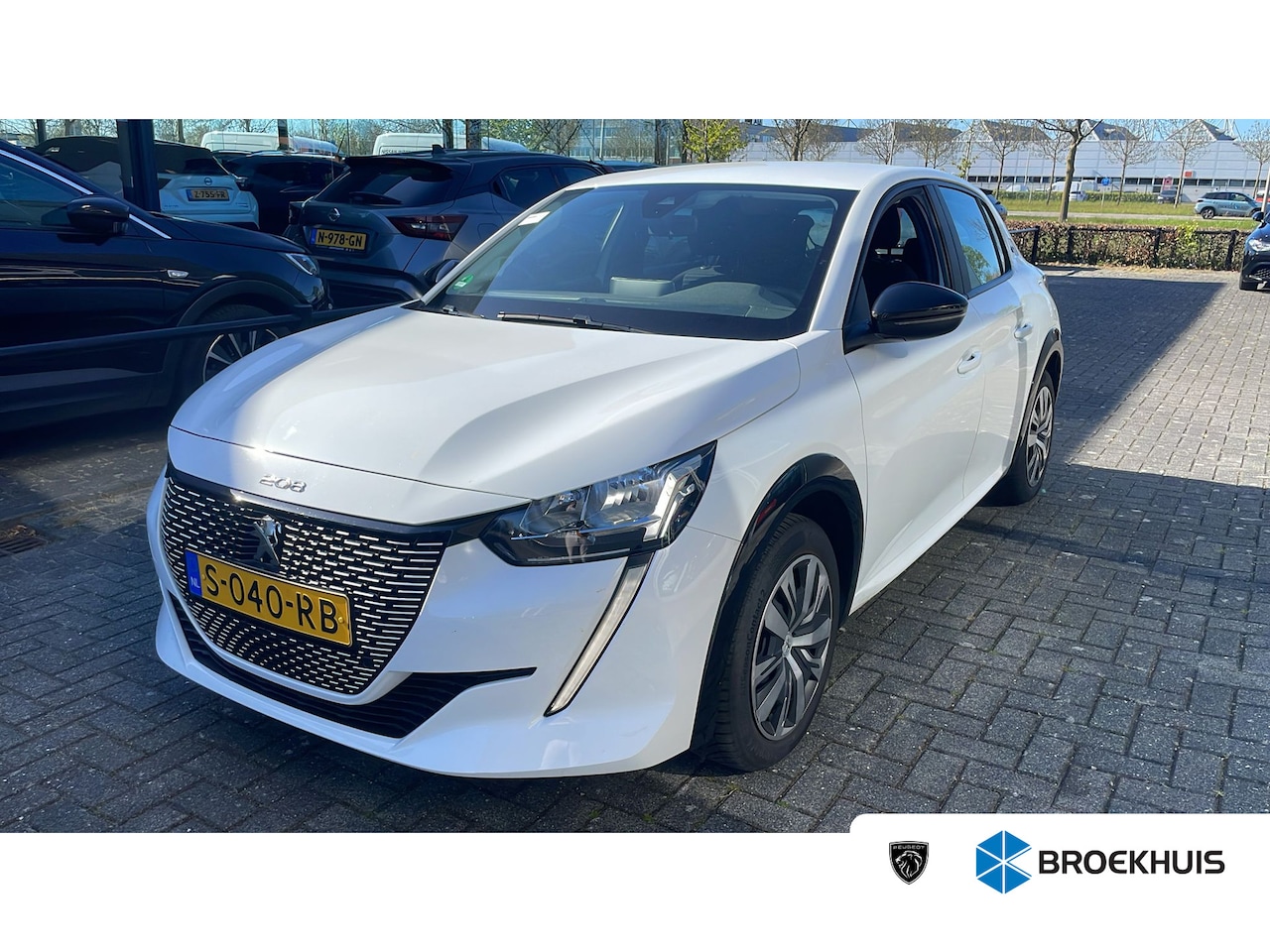 Peugeot e-208 - EV Active 50 kWh Navi | Airco | Cruise Control | Apple Carplay/Android Auto | - AutoWereld.nl
