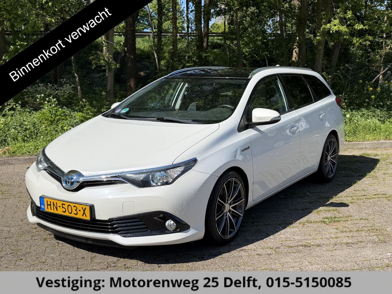 Toyota Auris - 1.8 Hybrid Lease Pro . PANORMA DAK . NAVIGATIE . CRUISE CONTROL . VOORSTOELEN VERWARMD . - AutoWereld.nl