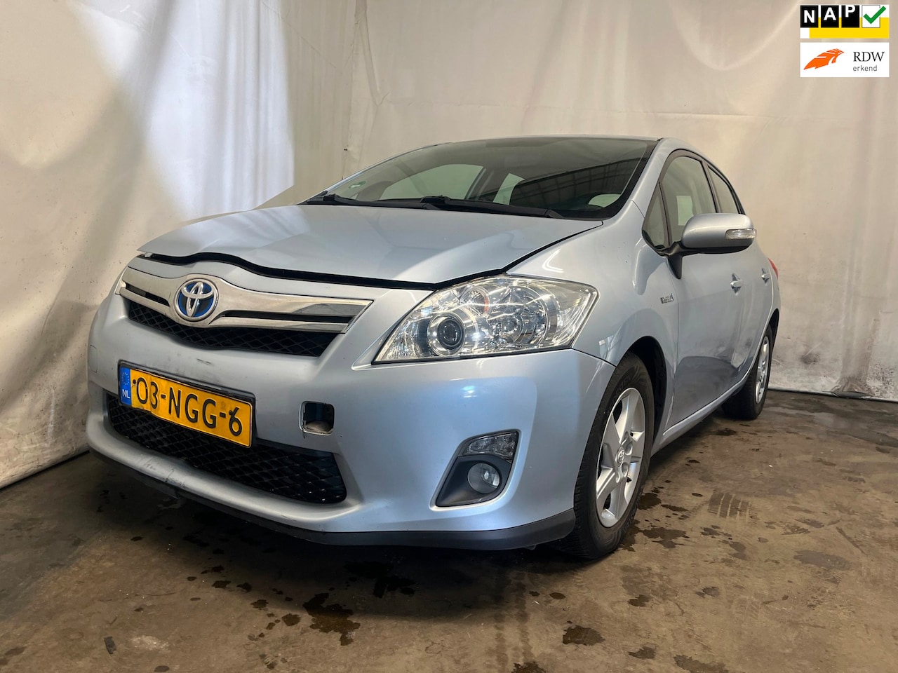 Toyota Auris - 1.8 Full Hybrid Aspiration - Front Schade - AutoWereld.nl