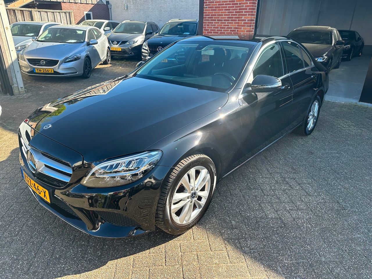 Mercedes-Benz C-klasse - 180 d Premium Plus Pack AUTOMAAT-NAVI-CLIMA-ACHTERUITRIJCAMERA - AutoWereld.nl