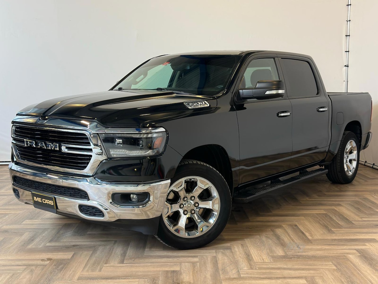 Dodge Ram 1500 - 5.7 V8 4x4 Crew Cab Laramie|LPG|SPORTUITLAAT/KLEP| - AutoWereld.nl