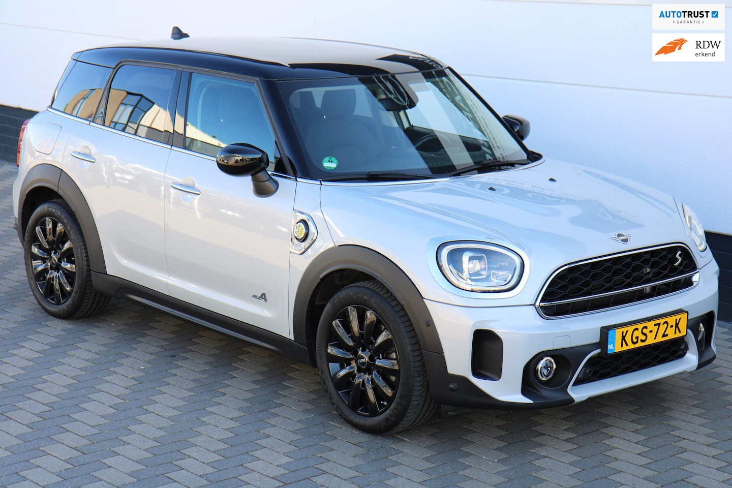 MINI Countryman - 1.5 Cooper S E ALL4 PHEV Navi LED Camera !! - AutoWereld.nl