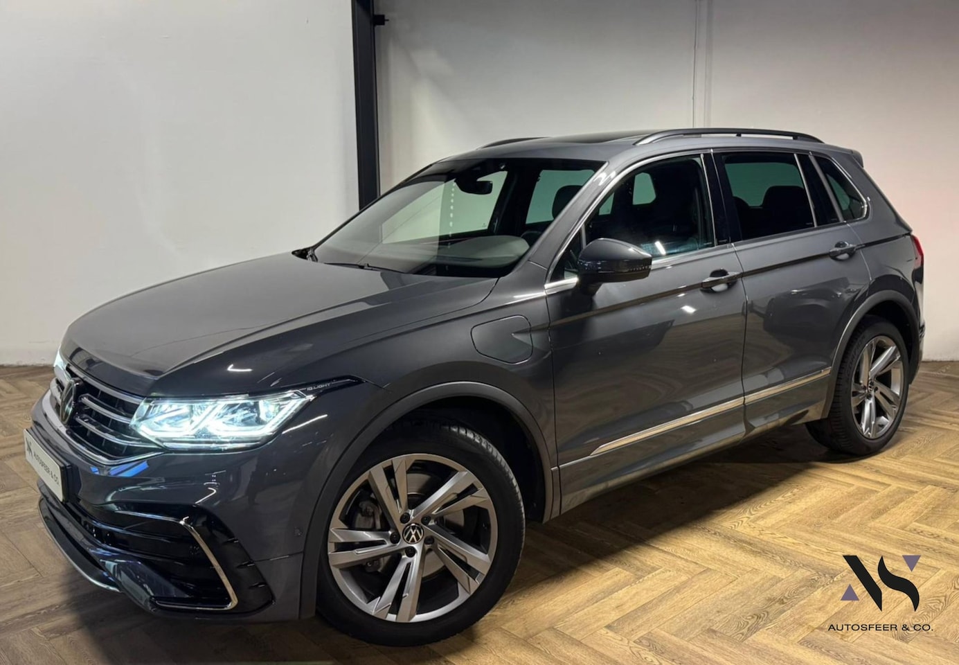Volkswagen Tiguan - 1.4 TSI eHybrid R-Line Business+ PANO KEYLESS CAM - AutoWereld.nl