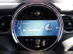 MINI Cooper - 1.5 Classic Sportstoelen/ Cruise Control/ LED-koplampen/ Navigatie/ Parkeer sensoren voor