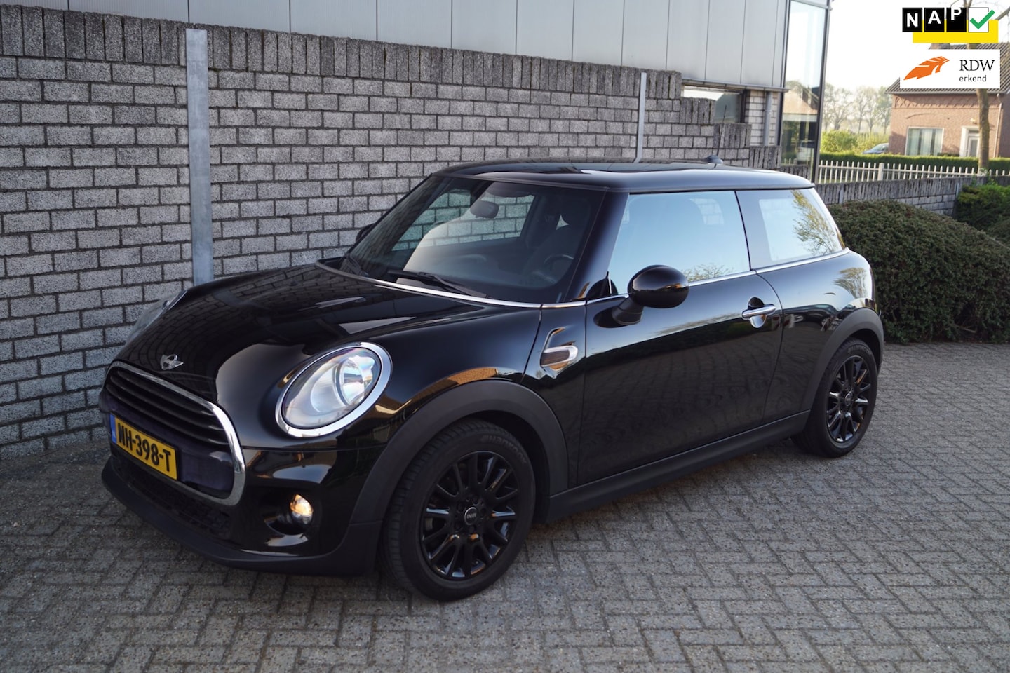 MINI Cooper - Mini 1.5 Business 3 DRS Navi Airco Cruise Elektrische Ramen en Spiegels LMV 16 Inch Origin - AutoWereld.nl