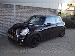 MINI Cooper - 1.5 Business 3 DRS Navi Airco Cruise Elektrische Ramen en Spiegels LMV 16 Inch Originele N