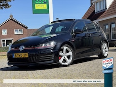 Volkswagen Golf - 7 2.0 TSI GTI 220PK / Pano / Leder / Camera / Keyless / Led / Stoelverwarming / Navi / Cru