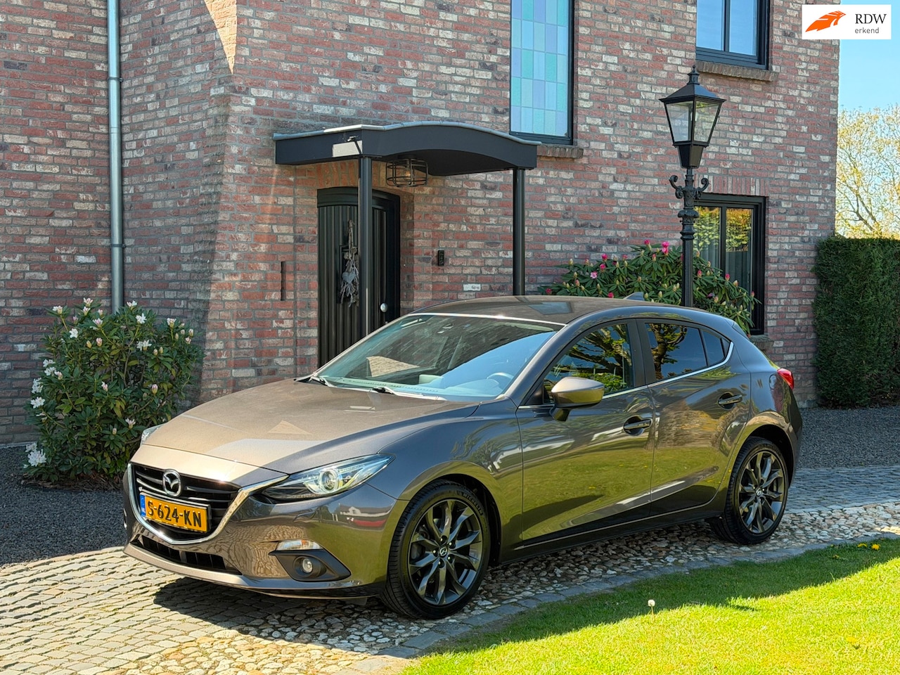 Mazda 3 - 2.0 GT-M Line Nakama Leder Navi Camera - AutoWereld.nl