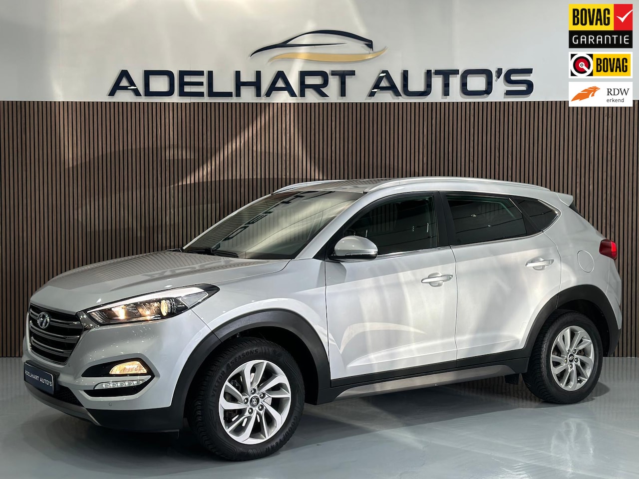Hyundai Tucson - 1.6 T-GDi Comfort 4WD 177 PK Automaat / Navigatie full map / Camera / Cruise control / etc - AutoWereld.nl