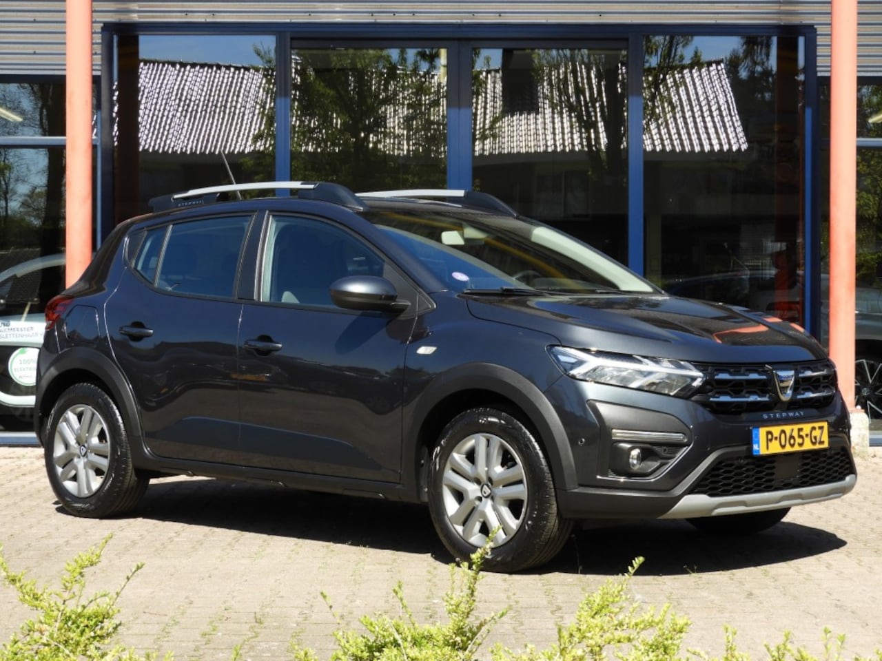 Dacia Sandero - 1.0 TCE CAMERA-CARPLAY-TREKHAAK - AutoWereld.nl