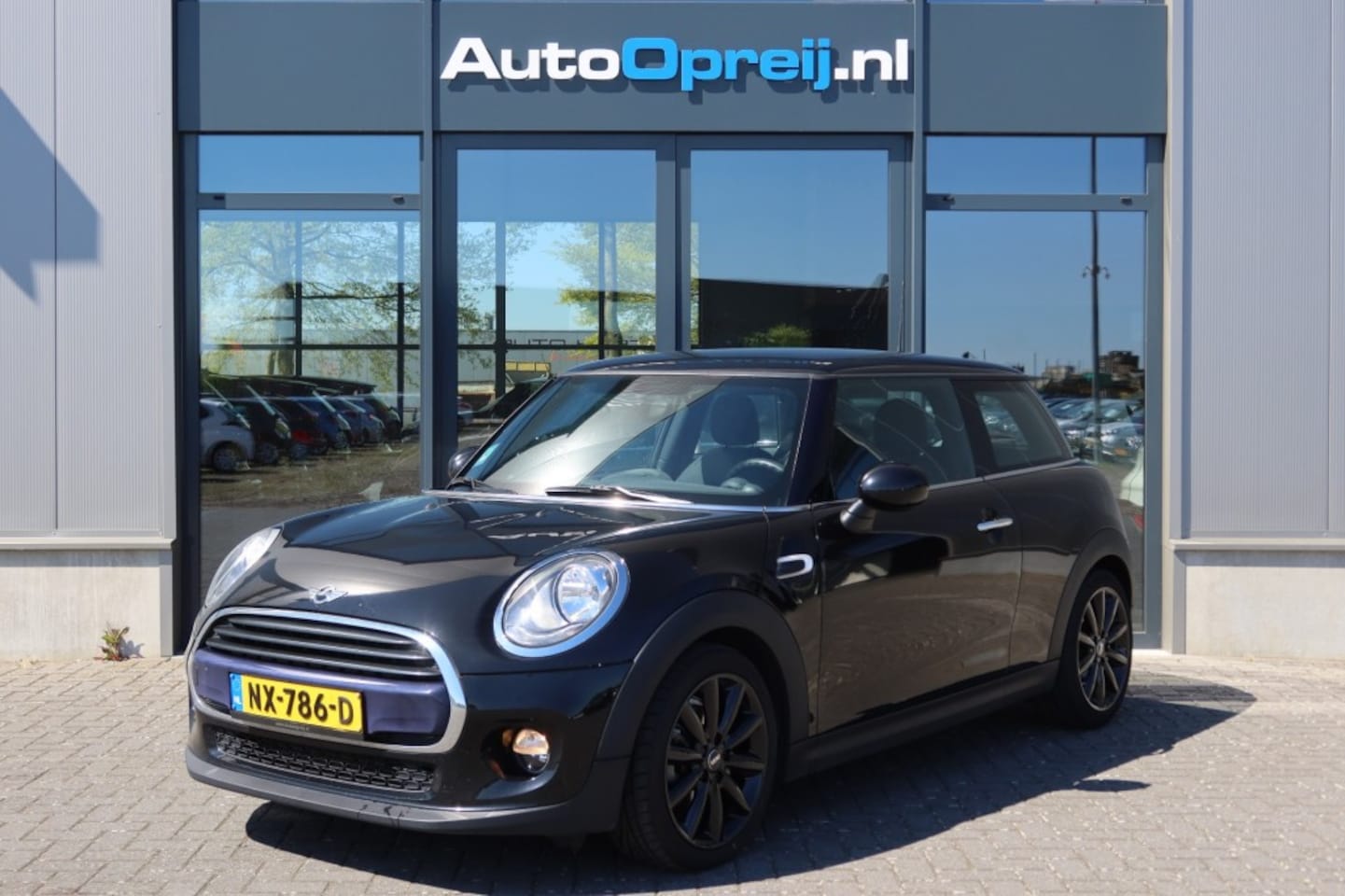 MINI Cooper - 1.5 Cooper Salt 136pk Airco, 17LM-Velgen, 1e eigenaar - AutoWereld.nl