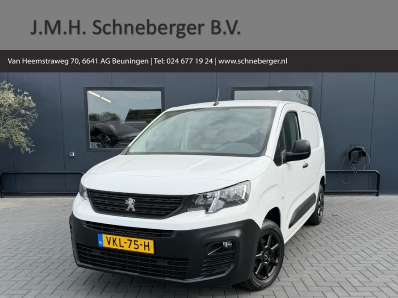 Peugeot Partner - 1.2 PureTech Premium 110pk Benzine / Apple carplay / Pdc A / Cruisecontrol - AutoWereld.nl