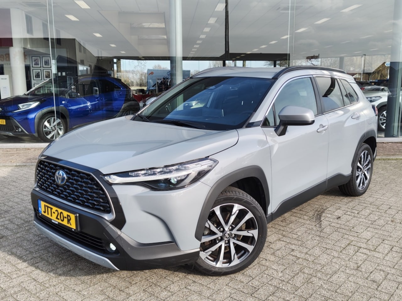 Toyota Corolla Cross - Hybrid 200 Dynamic Plus | Keyless Entry | Stoelverwarming - AutoWereld.nl
