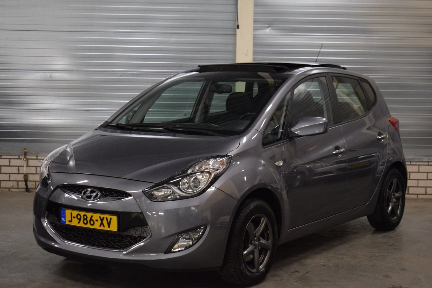 Hyundai ix20 - 1.6i i-Catcher + Panoramadak|Navigatie|Bluetooth|Camera|Trekhaak| - AutoWereld.nl