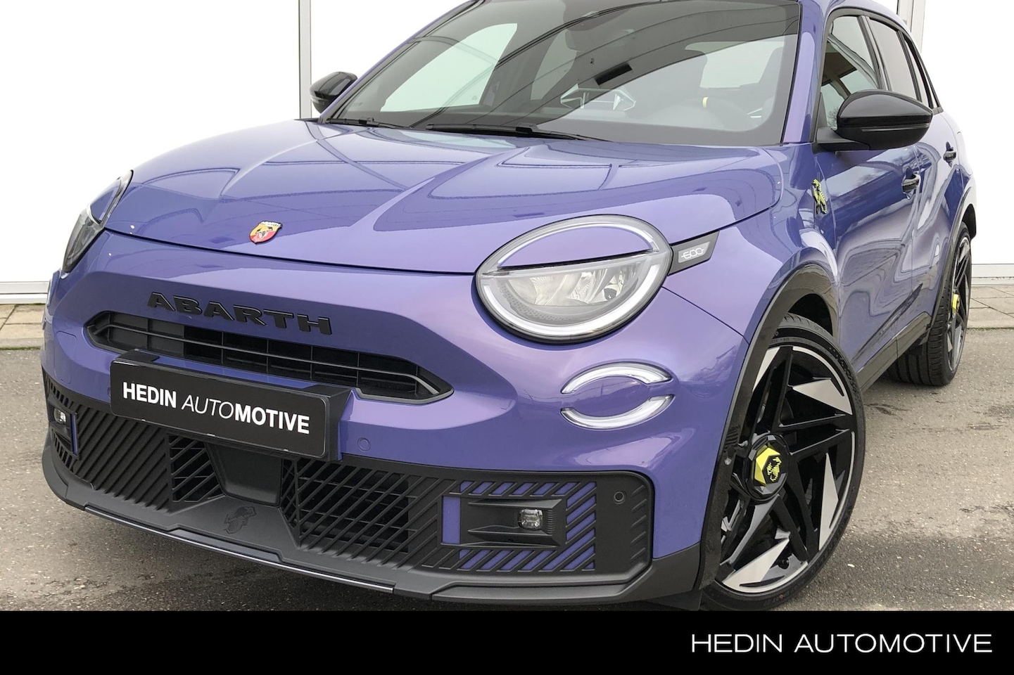 Fiat 600e - Abarth Scorpionissima 54 kWh | Uit voorraad leverbaar - AutoWereld.nl