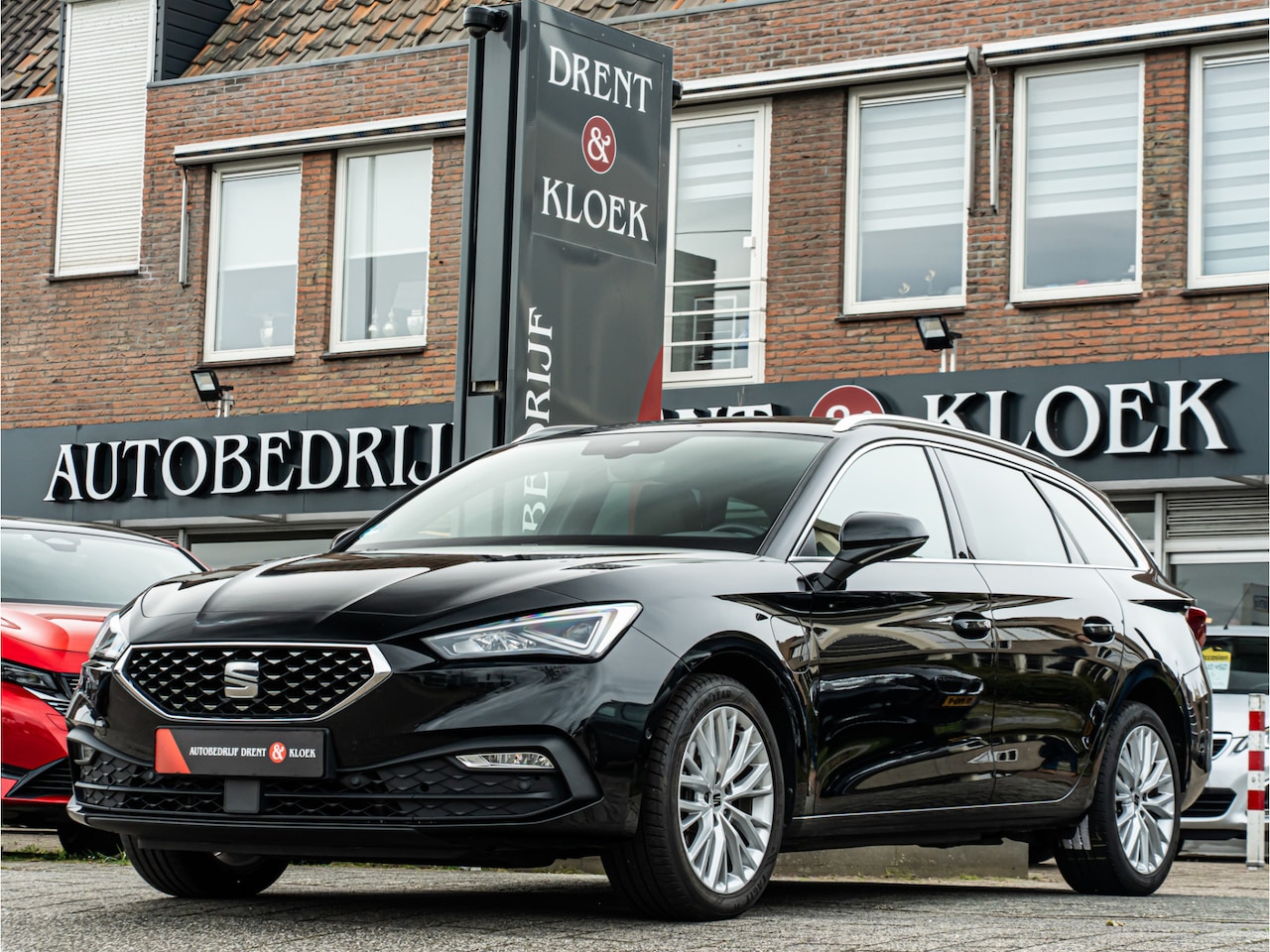SEAT Leon Sportstourer - 1.4 TSI Xcellence eHybrid PHEV CAMERA ELEK TREKHAAK STOELVERW VIRTUAL DASH - AutoWereld.nl
