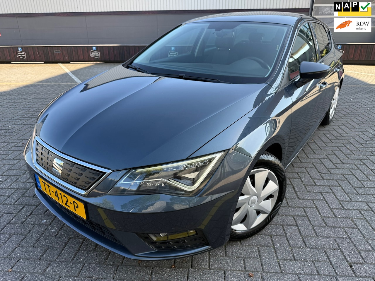 SEAT Leon - 1.0 EcoTSI Style *NAVI*PARK SENSOREN*ELKT-RAAM*CRUISE*CAMERA - AutoWereld.nl