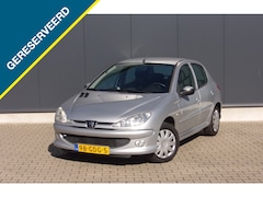 Peugeot 206 - 1.4 Génération | Airco | Trekhaak | Cruise Controle | 5 deurs