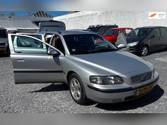 Volvo V70 - AUTOMAAT 2.4 Comfort Line