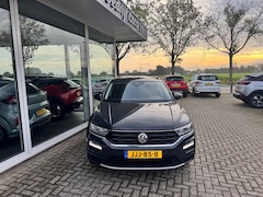 Volkswagen T-Roc - 1.5 TSI SPORT- ALL IN PRIJS-Camera -NAVI