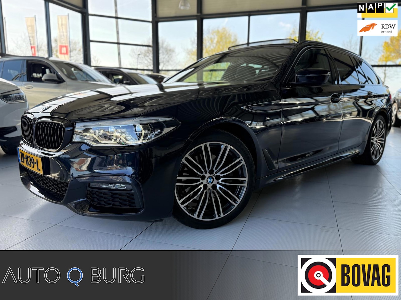 BMW 5-serie Touring - 520i High Executive Edition M Pakket | Automaat | Leder | Panorama | Camera | Dealer onder - AutoWereld.nl