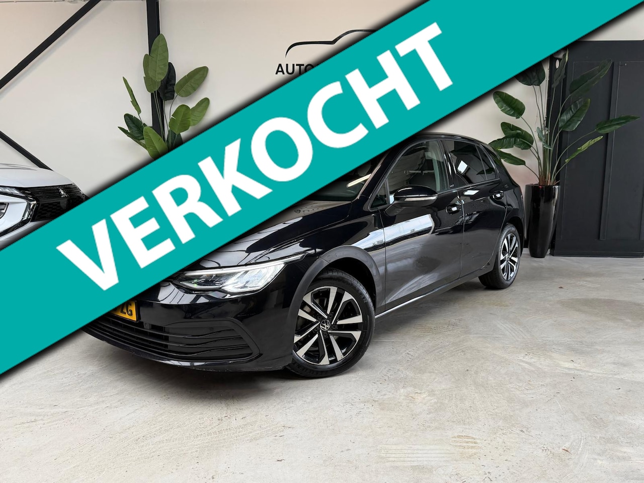 Volkswagen Golf - 2.0 TDI Style AUTOMAAT SFEERVERLICHTING TREKHAAK - AutoWereld.nl