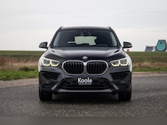 BMW X1 - xDrive25e Executive X CAMERA / CARPLAY / HEAD UP DISPLAY / LEDER / LED / CRUISE CONTROLE /