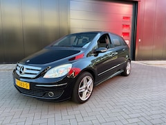 Mercedes-Benz B-klasse - 200 Automaat/Panoramadak Nieuwe APK