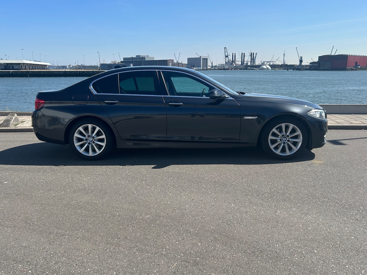 BMW 5-serie - 528i High Executive 245 PK AUT NAVI LEDER LED PDC - AutoWereld.nl