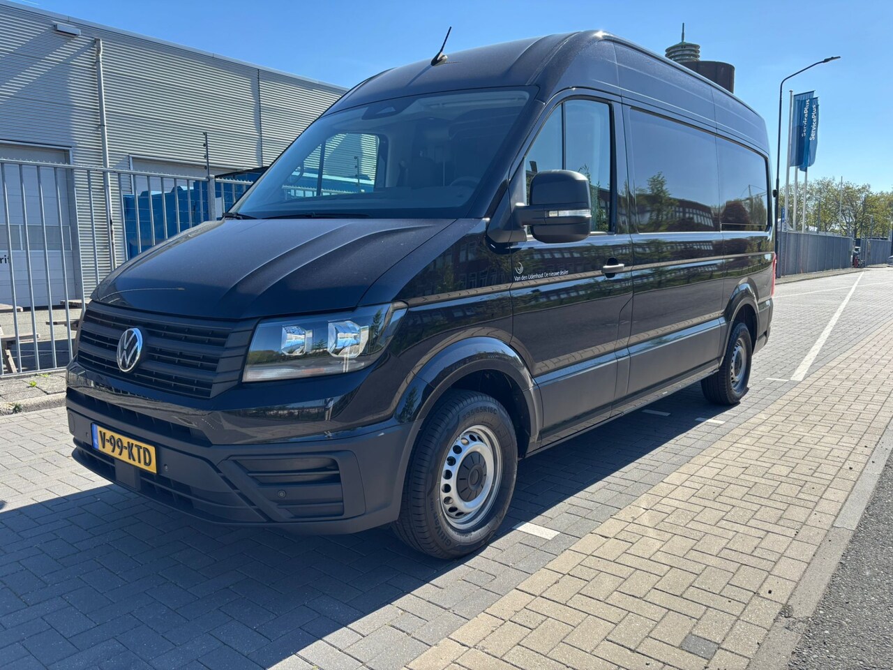 Volkswagen Crafter - GP L3H3 2.0 TDI 140pk 3.5T FWD Trendline / Demonstratieauto - AutoWereld.nl
