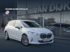 BMW 2-serie Active Tourer - 225e xDrive Luxury-Line Widescreen Display DAB-tuner Verduisterde ruiten PDC Achteruitrijc