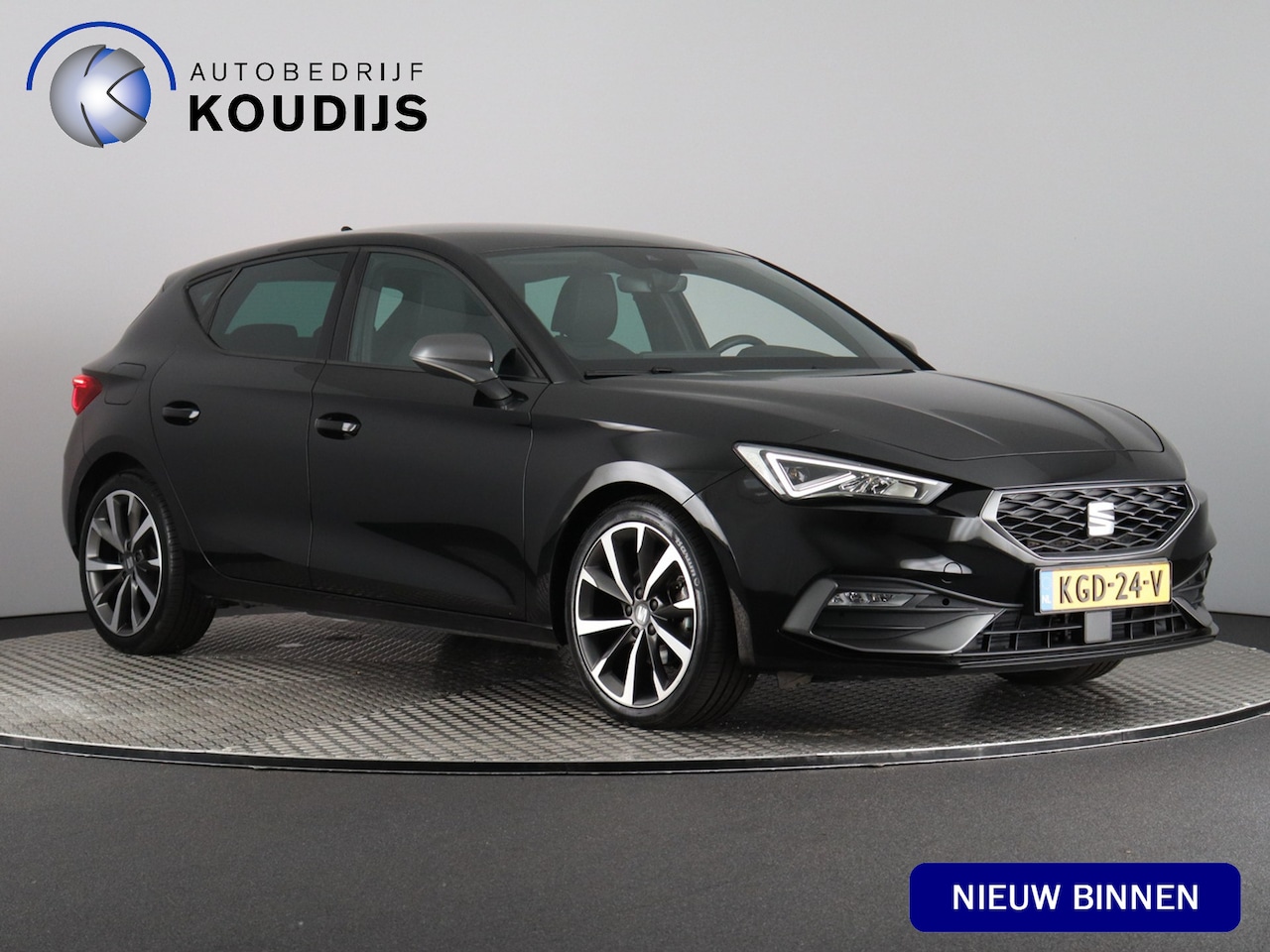 SEAT Leon - 1.5 eTSI FR Business Intense 1.5 eTSI FR Business Intense (Camera / ACC / Keyless / Draadloos laden) - AutoWereld.nl