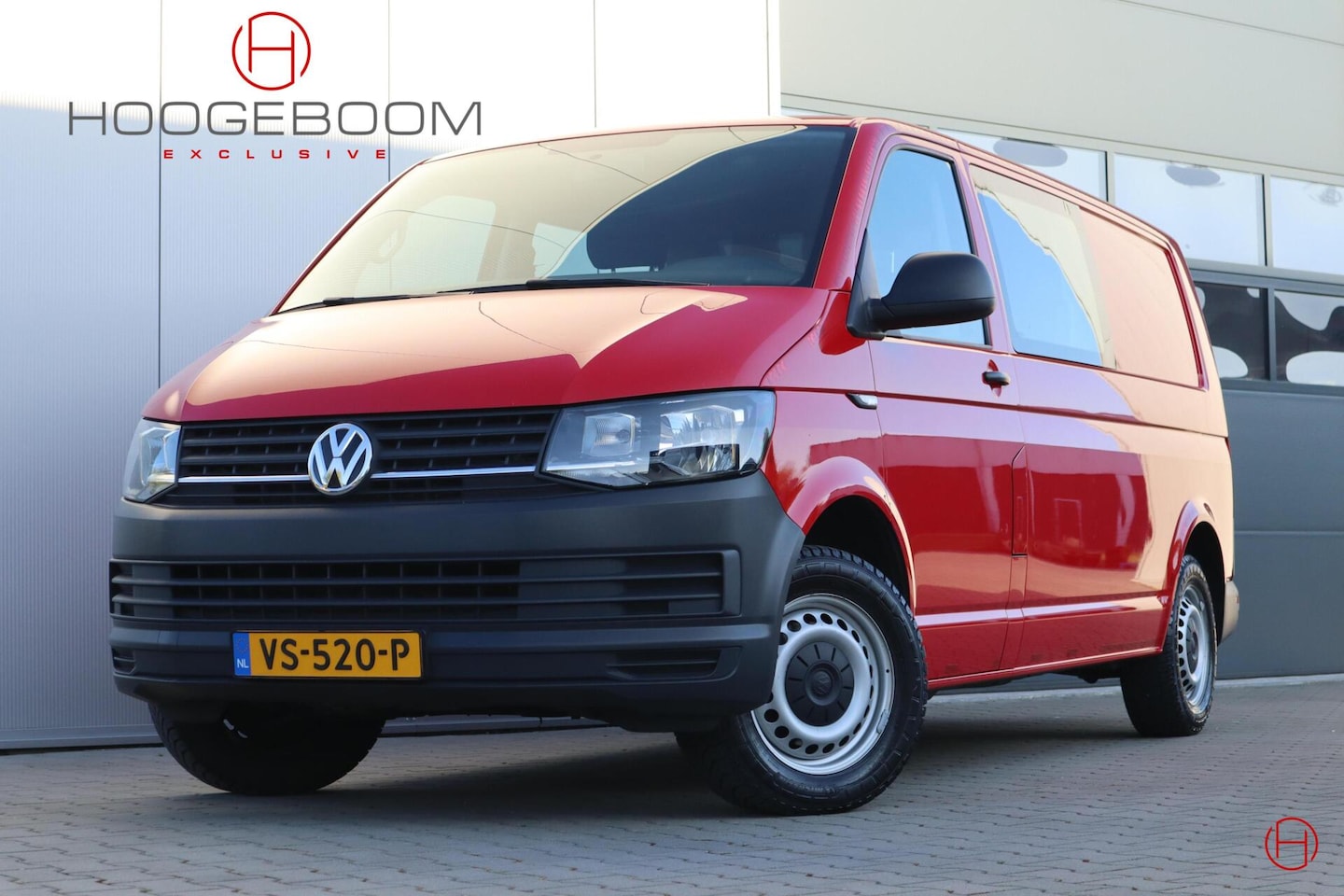 Volkswagen Transporter - 2.0 TDI L2H1 Dubbele cabine / Airco / Trekhaak - AutoWereld.nl