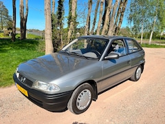 Opel Astra - 1.4i L