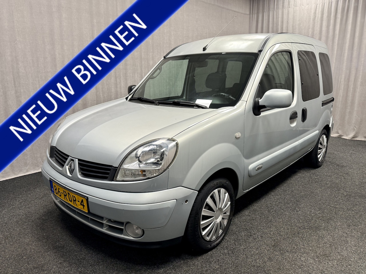 Renault Kangoo - 1.6-16V Privilège | Airco | Rolstoel lift | - AutoWereld.nl