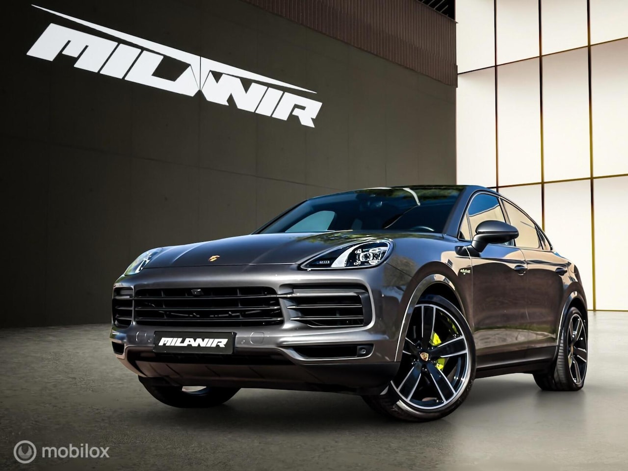 Porsche Cayenne Coupé - 3.0 E-Hybrid Pano|Sport chrono|Luchtvering - AutoWereld.nl