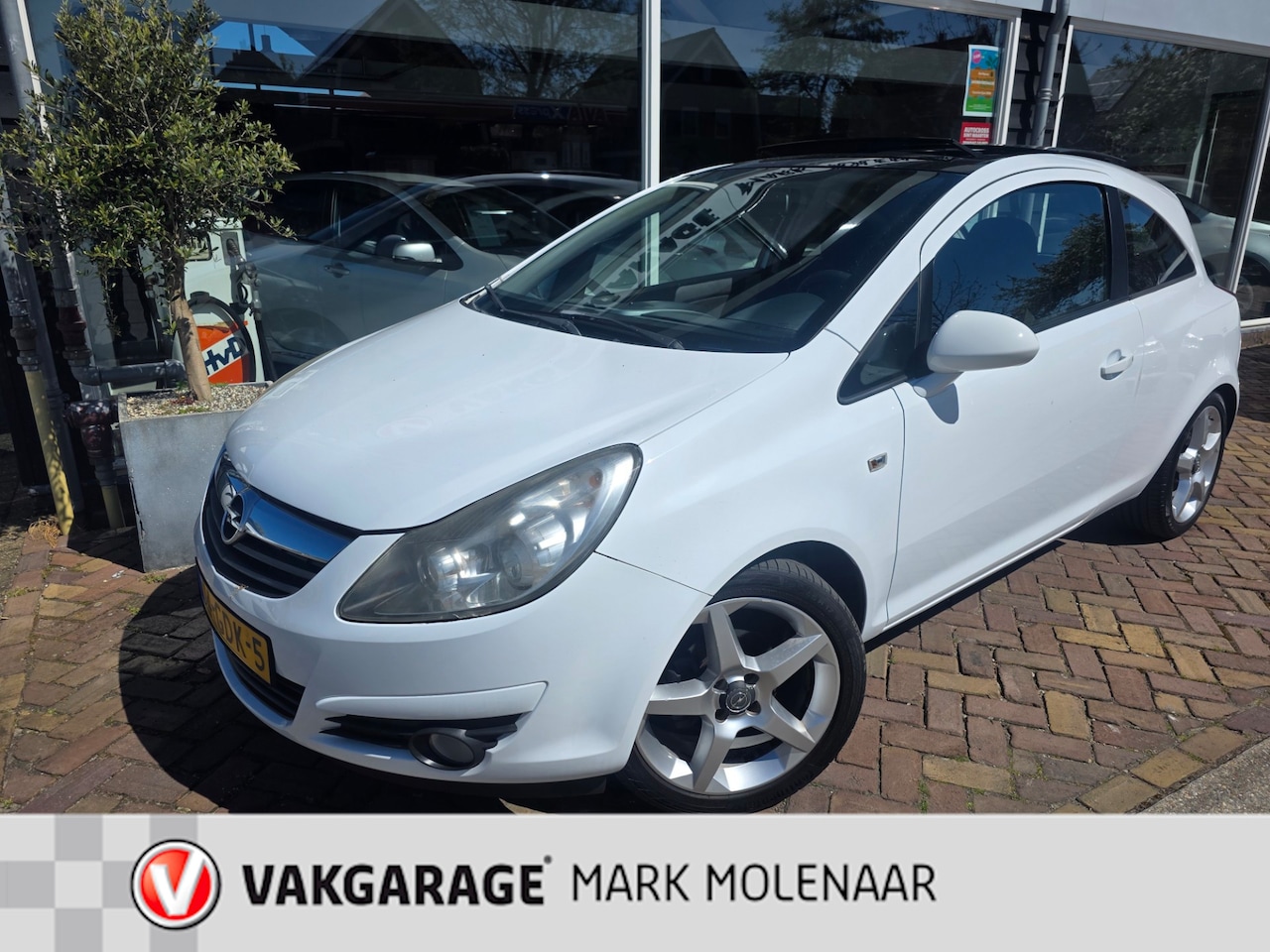 Opel Corsa - 1.4-16V Sport 1.4-16V Sport,panorama dak - AutoWereld.nl